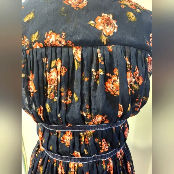 Abercrombie & Fitch Floral Dress - Picture 4 of 6